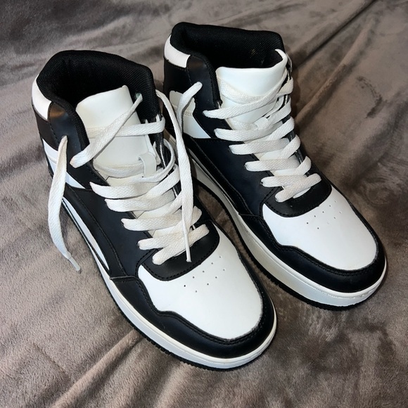 High top sneakers - Picture 2 of 5